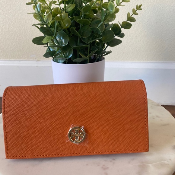 Tory Burch Sunglasses - Picture 8 of 13